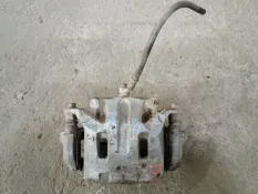 Суппорт передний правый Nissan Pathfinder (R51M) 2004-2013 2008 41001EB32A 2.5 D YD25DDTI