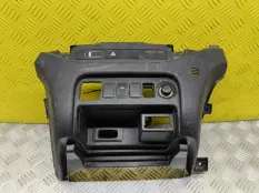 Накладка декоративная на торпедо Mitsubishi L200 (2015-2022) 2018 8002C370XA 2.4 D 4N15