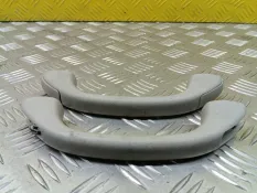 Ручка внутренняя потолочная Toyota Hilux (2005-2015) 2010 746110K040