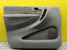Обшивка двери передняя левая Chrysler Voyager IV (2000-2007) 2003 0WD771L5AD МИНИВЭН 2.5 D ENJ