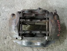 Суппорт передний правый Toyota Land Cruiser (100) 1998-2007 2004 4773060090 ВНЕДОРОЖНИК 4.7 I 2UZFE