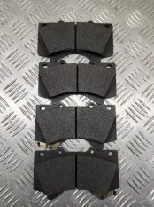 Колодки тормозные передние к-кт Toyota Land Cruiser 200 (2008-2021) 2015 0446560280
