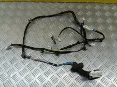 Проводка двери Toyota Land Cruiser Prado 150 (2009-2023) 2015 8215460130