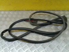 Уплотнительная резинка боковой двери Toyota Land Cruiser Prado 150 (2009-2023) 2012 2.7 I 2TRFE