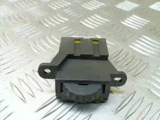 Кнопка Toyota Land Cruiser (100) 1998-2007 2004 8411960130 ВНЕДОРОЖНИК 4.7 I 2UZFE