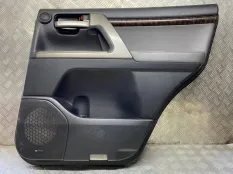 Обшивка двери задняя правая Toyota Land Cruiser 200 (2008-2021) 2010 6761060D31C0 4.5 D 1VDFTV