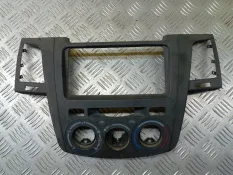 Рамка под магнитолу Toyota Hilux (2005-2015) 2011 554200K010 ПИКАП 2.5 D 2KDFTV