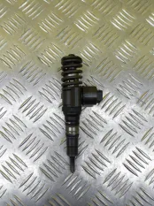 Форсунка топливная Volkswagen Golf V (2003-2008) 2006 03G130073G