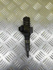 Форсунка топливная Volkswagen Golf V (2003-2008) 2006 03G130073G