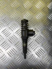 Форсунка топливная Volkswagen Golf V (2003-2008) 2006 03G130073G