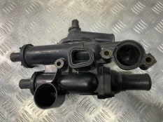 Корпус термостата Dodge Caliber I (2006-2012) 04884568AB 2.0 I