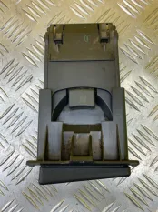 Подстаканник Toyota Hilux (2005-2015) 2012 556150K010 ПИКАП 2.5 D 2KDFTV