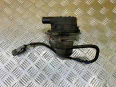 Насос продувки катализатора Toyota Land Cruiser 200 (2008-2021) 2015 176100S010