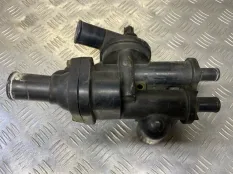 Корпус термостата Dodge Caliber I (2006-2012) 2009 04884569AB 1.8