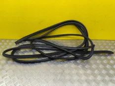 Уплотнительная резинка боковой двери Toyota Land Cruiser Prado 150 (2009-2023) 2013 6231160150 ВНЕДОРОЖНИК 3.0 D 1KDFTV