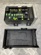 Блок предохранителей Chrysler Voyager IV (2000-2007) P04727458AC