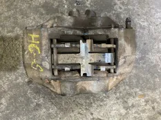 Суппорт передний правый Toyota Hilux (2005-2015) 2012 477300K180 3.0 D 1KDFTV