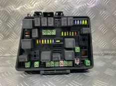 Блок предохранителей Chrysler Pacifica I (2003-2008) P05082790AH