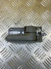 Ручка двери внутренняя передняя правая Toyota Hilux (2005-2015) 2011 692050D070 ПИКАП 2.5 D 2KDFTV