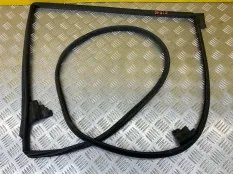 Уплотнитель двери задней левой Toyota Land Cruiser Prado 120 (2002-2009) 2007 6787260100 ВНЕДОРОЖНИК 3.0 D 1KDFTV