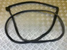 Уплотнитель двери задней правой Toyota Land Cruiser Prado 150 (2009-2023) 2013 6787160130 ВНЕДОРОЖНИК 3.0 D 1KDFTV