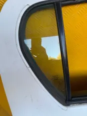 Стекло двери задней правой (форточка) Toyota Hilux (2015-2021) 2017 681230K250 ПИКАП 2.4 D 2GDFTV