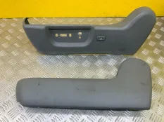 Накладка боковая на сиденье Toyota Sequoia II 2008 - 2022 2013 718610C080 ВНЕДОРОЖНИК 5.7 I 3URFE