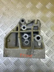 Кронштейн двигателя Land Rover Range Rover Evoque I (2011-2018) 2014 9682877580 2.2 D 224DT, правый