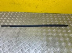 Молдинг стекла двери передней левой наружный Toyota Sequoia II 2008 - 2022 2013 682100C020 ВНЕДОРОЖНИК 5.7 I 3URFE