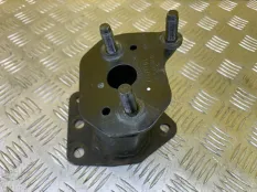 Кронштейн усилителя переднего бампера правый Toyota Tundra II (2006-2022) 2015 520250C010 ПИКАП 5.7 I 3URFBE