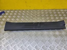 Накладка на порог внутренняя передняя правая Toyota Hilux (2015-2021) 2021 67913KK010 ПИКАП 2.8 D 1GDFTV