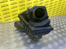 Корпус воздушного фильтра Land Rover Discovery V (2016-н.в.) 2018 1037166S01 3.0 D 30DDTX