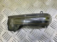 Повторитель в зеркало передний правый Toyota Hilux (2015-2021) 2017 817300K020 ПИКАП 2.4 D 2GDFTV