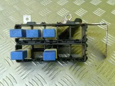 Блок реле Nissan Cabstar 2016 2438351E00 ГРУЗОВОЙ 2.5 D YD25DDTI
