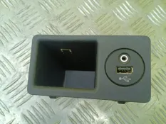 Разъем AUX / USB Nissan Cabstar 2016 68473MD00A ГРУЗОВОЙ 2.5 D YD25DDTI