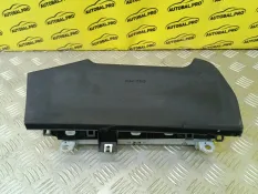 Подушка безопасности коленная Toyota Hilux (2015-2021) 2017 739000K080 ПИКАП 2.4 D 2GDFTV