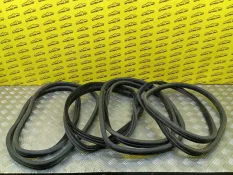 Уплотнитель Land Rover Range Rover Evoque I (2011-2018) 2011 LR027223 2.2 D 224DT