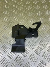 Крюк капота Volkswagen Amarok (2010-н.в.) 2011 6Q0823480D ПИКАП 2.0 D CDCA