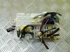 Блок предохранителей Toyota Hilux (2005-2015) 2014 821710K310 ПИКАП 2.5 D 2KDFTV