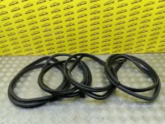 Уплотнитель Toyota Hilux (2005-2015) 2014 623120K070 ПИКАП 2.5 D 2KDFTV