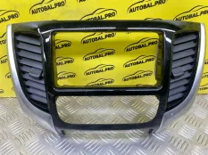 Рамка под магнитолу Mitsubishi L200 (2015-2022) 2016 8002B812XA ПИКАП 2.4 D 4N15