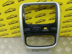 Рамка под магнитолу Dacia Duster 2010-2017 2014 682604477R 1.5 D K9K858