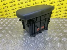 Подлокотник Toyota Rav 4 (CA40) (2012-2019) 2013 5890142110 2.0 D 1ADFTV