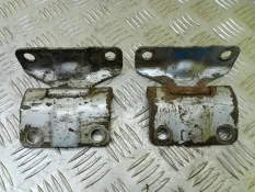 Петля борта Mitsubishi L200 (2006-2015) 2006 MN136381 ПИКАП 2.5 D 4D56