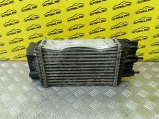 Интеркулер Nissan juke yf15 2015 144611KB2A