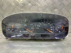Щиток приборов (приборная панель) Chrysler Voyager III 1995-2001 1998 P04685622