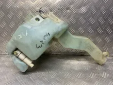 Бачок омывателя Chrysler Voyager III 1995-2001 2000 04717462AB