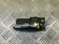 Ручка двери внутренняя передняя правая Toyota Hilux (2005-2015) 2013 692050D080 ПИКАП 2.5 D 2KDFTV