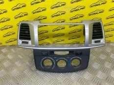 Рамка под магнитолу Toyota Hilux (2005-2015) 2013 554130K060 ПИКАП 2.5 D 2KDFTV