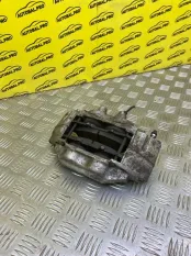 Суппорт передний правый Toyota Hilux (2005-2015) 2010 477300K190 2.5 D 2KDFTV